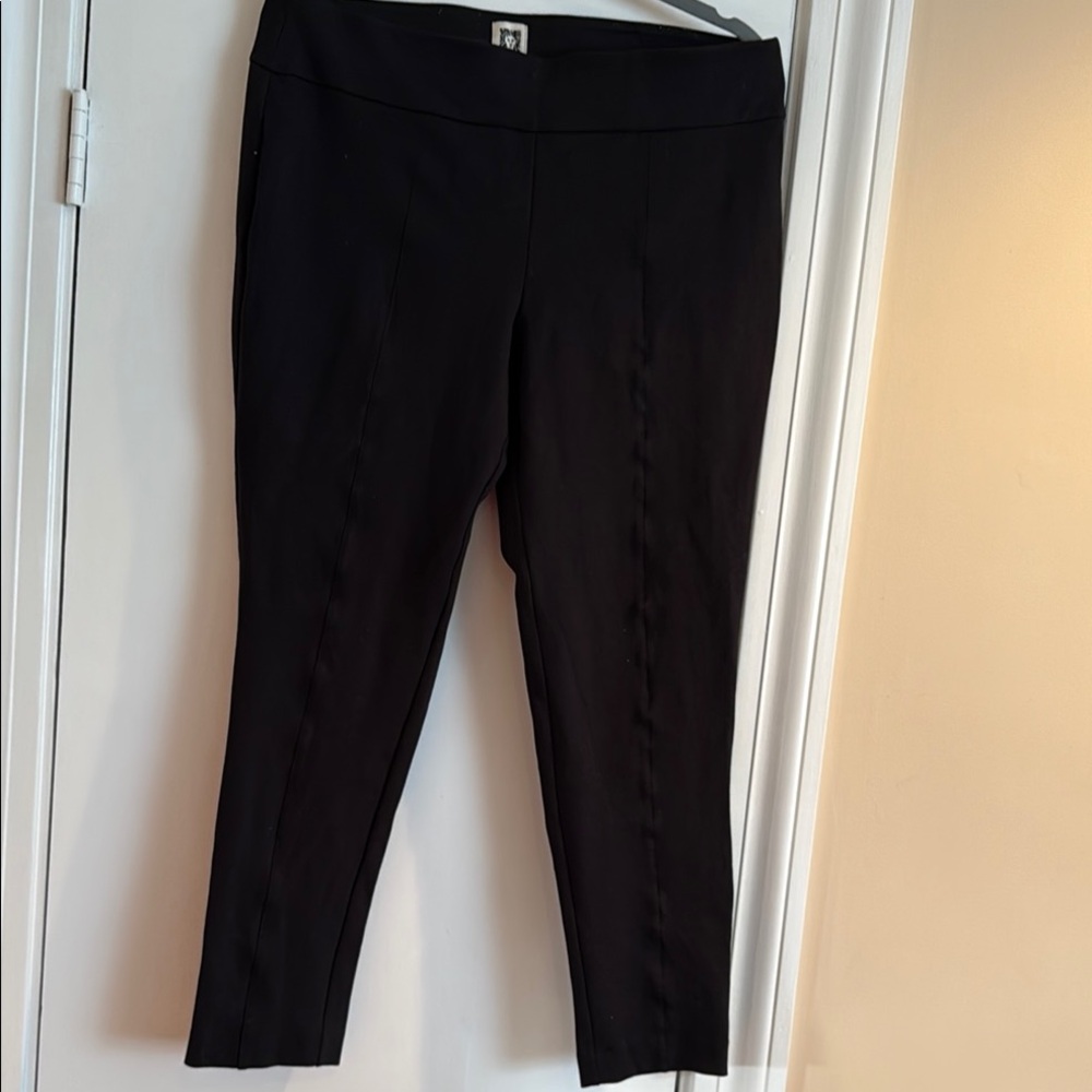Anne Klein Women's Black Pants with stretch. Size Large. Barely worn.